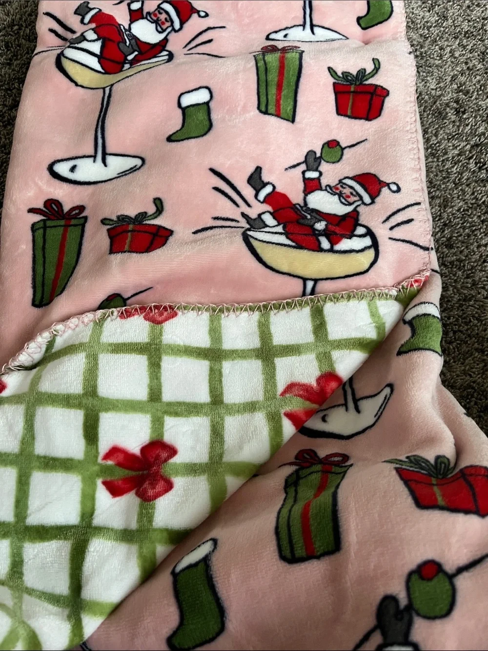 CHEERS! Reversible Pink Santa Pattern Blanket! Soft! Cute!